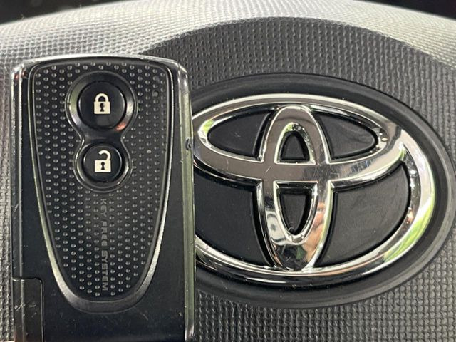 �y�X�}�[�g�L�[�z�J�o����|�P�b�g�ɓ��ꂽ�܂܂ł��h�A�̎{���E�������\�ȃX�}�[�g�L�[�𑕔��B�G���W���̃I���E�I�t�����J�M�����o���K�v����������Ƃ��Ă��֗��ł���