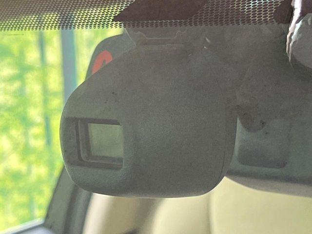 �y�v���N���b�V���Z�[�t�e�B�z�O���̎ԗ��������m���A�Փ˂������Ȏ��͌x��Œ��ӂ𑣂��A�u���[�L�𓥂ޗ͂��T�|�[�g�B�u���[�L�𓥂߂Ȃ������ꍇ�͏Փ˔�Q�y���u���[�L���쓮�A�Փˉ�����T�|�[�g���܂��B