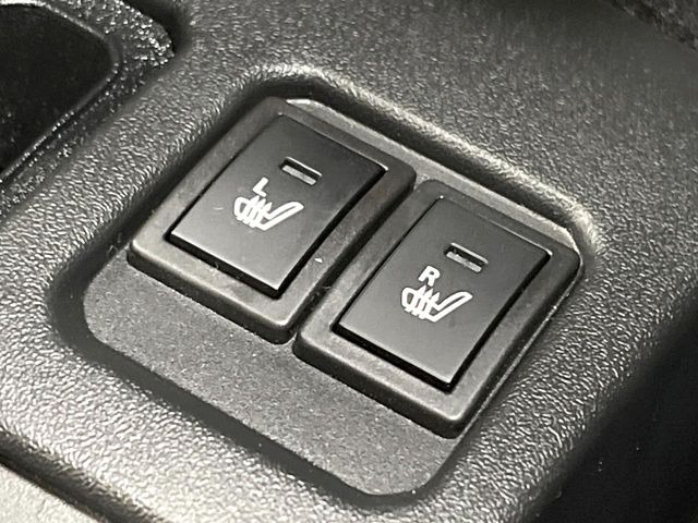 【シートヒーター】寒い日に重宝するシートヒーター!エアコンより早く温まってくれるので寒がりの人も安心ですね♪エアコンの温風は乾燥するから苦手、という方にもをおすすめです。