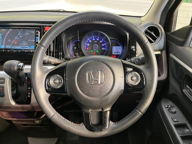 �y�����v�����X�e�A�����O�z�㎿�Ȋv���g�p���邱�ƂŁA��ɂ����������݂ƂĂ��^�]���₷���n���h���ł���