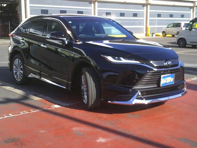 SUV�̃J�e�S���[�𒴂��A�u���l����L���ɂ���p�[�g�i�[�v�Ƃ������l��񎦂����B���C���A�b�v�́A2.5L�_�C�i�~�b�N�t�H�[�X�G���W�����̗p�����n�C�u���b�h�V�X�e��THS II�𓋍�!