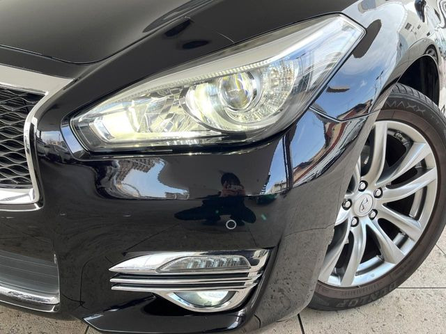 �yLED�w�b�h���C�g�z���V����ԑ��s�����ǍD�Ȏ��E���m�ۂ����S���ĉ^�]�ł��鍂�P�xLED�w�b�h���C�g�𑕔�!�_�����x�������A����d�͂��}�����Ă��܂��B