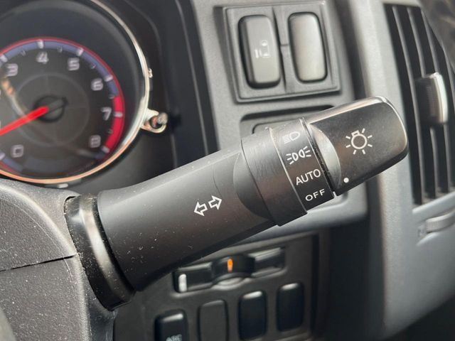 �y�I�[�g���C�g�z����̖��邳�ɉ����Ď����Ńw�b�h���C�g�̓_���E�������ł���@�\�ł�!���C�g�̕t���Y��E�����Y��Ȃǂ������Ȃ�A�J�̓���[���̑��s�����S!�g���l���ʉߎ����֗��ł��ˁ�