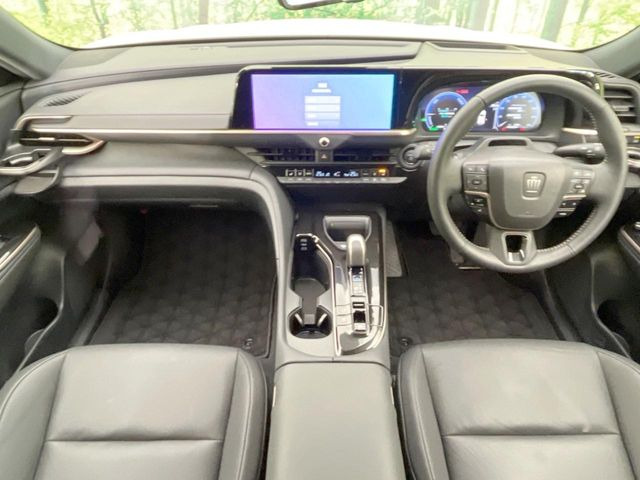 クラウンスポーツ2.5 Z E-Four 4WD