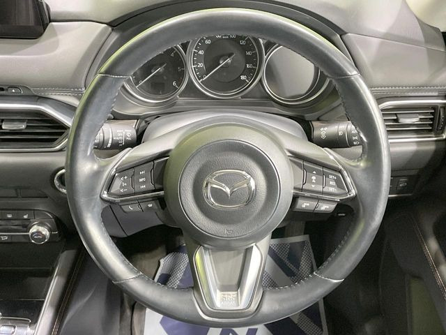 �y�����v�����X�e�A�����O�z�㎿�Ȋv���g�p���邱�ƂŁA��ɂ����������݂ƂĂ��^�]���₷���n���h���ł���