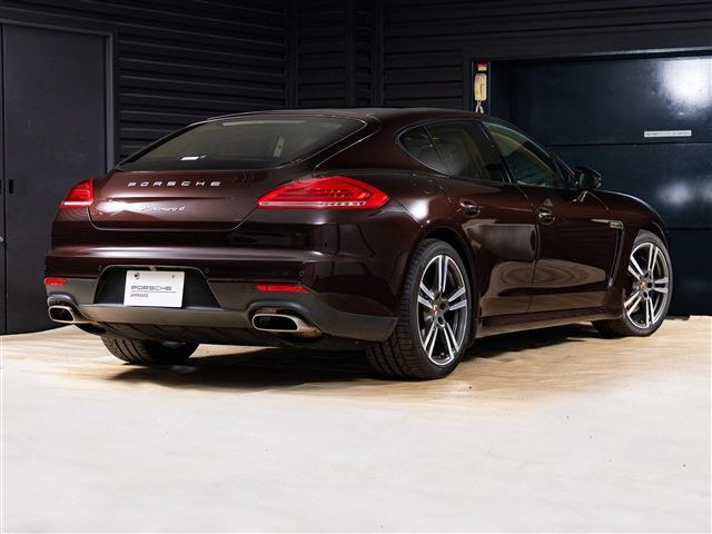 パナメーラ4 PDK 4WD