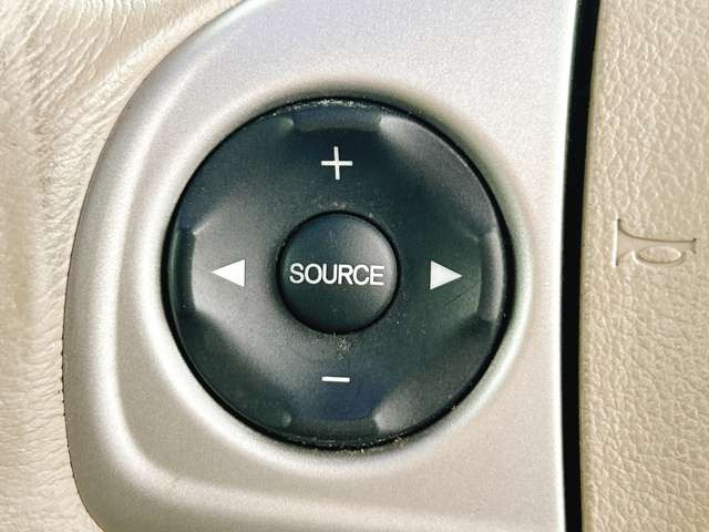 �y�X�e�A�����O�X�C�b�`�z�n���h���̃{�^���ŊȒP�Ƀi�r�̉��ʂ�`�����l������\�ł���