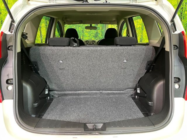 ���i�̂���������ʋ΁A���}���ɏ\���ȉ׎��X�y�[�X���m�ۂ��Ă���܂��B�Z�J���h�V�[�g��|���ƁA�傫�ȉו��̐ύڂ��\�ł���