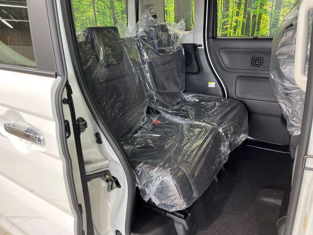 高品質なオリジナルフロアマットもオプションにてご用意しております。お好きなデザインやカラーをお車に合わせて選んでいただくことができます♪