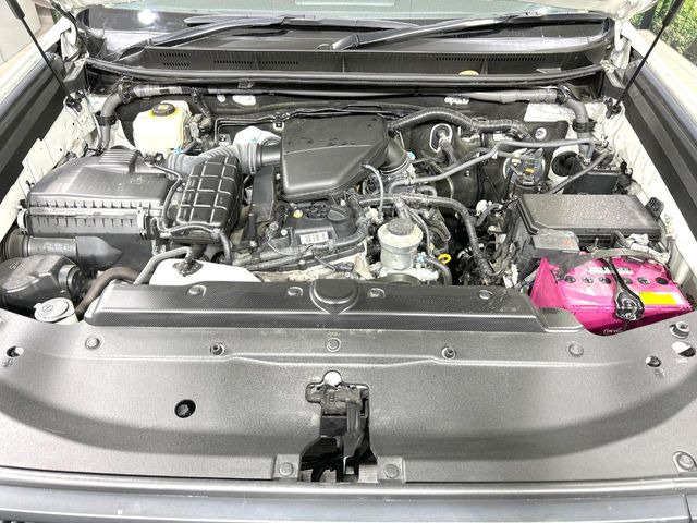 安心の最長10年・走行無制限保証(有償)をご用意。保証内容も充実はもちろん、無料点検&オイル交換や、年中無休の全国・24時間ロードサービスも付帯されておりますのでご安心下さい。