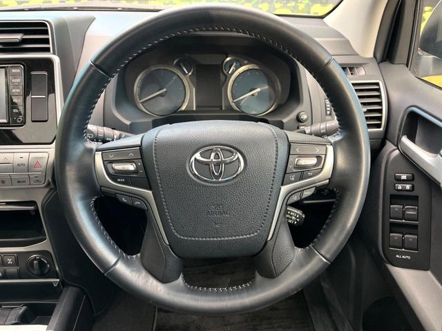 �y�����v�����X�e�A�����O�z�㎿�Ȋv���g�p���邱�ƂŁA��ɂ����������݂ƂĂ��^�]���₷���n���h���ł���