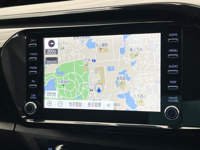 �y8�C���` �f�B�X�v���C�I�[�f�B�I�z���ʂ̃f�B�X�v���C��AppleCarPlay��AndroidAuto�����p�\�B�傫�ȉ�ʂŃX�}�z�i�r�A�v���������p���������܂���