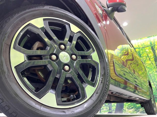 �y����15�C���`�A���~�z�C�[���z�O�ςɃ}�b�`���������A���~�z�C�[���𑕒����Ă���܂��B�e��ЊO�A���~�z�C�[����A�X�^�b�h���X�^�C�����戵�����Ă���܂��B���񂲑��k����������