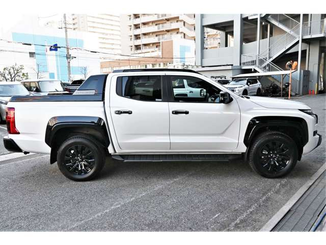 トライトン2.4 GSR ディーゼル 4WD