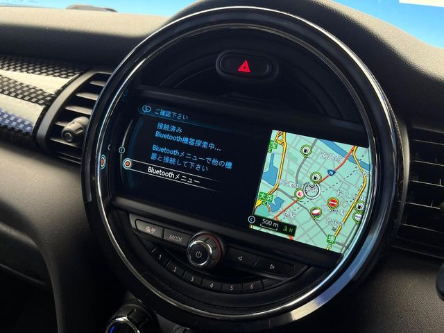 ��Bluetooth:���莝���̃X�}�[�g�t�H���ȂǂƐڑ����A�n���Y�t���[�ʘb��Տꊴ����~���[�W�b�N�Đ������y���݂��������܂��B�����ڑ��ł��̂Ŕς킵��������܂����