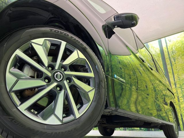 �y����16�C���`�A���~�z�C�[���z�O�ςɃ}�b�`���������A���~�z�C�[���𑕒����Ă���܂��B�e��ЊO�A���~�z�C�[����A�X�^�b�h���X�^�C�����戵�����Ă���܂��B���񂲑��k����������