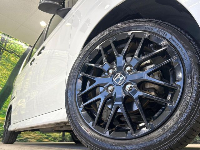 �y����15�C���`�A���~�z�C�[���z�O�ςɃ}�b�`���������A���~�z�C�[���𑕒����Ă���܂��B�e��ЊO�A���~�z�C�[����A�X�^�b�h���X�^�C�����戵�����Ă���܂��B���񂲑��k����������