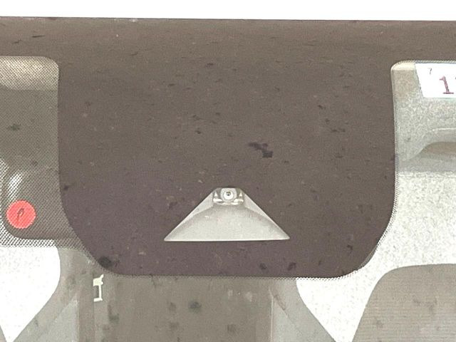 �y�C���e���W�F���g�G�}�[�W�F���V�[�u���[�L�z�t�����g�J�����őO���̎ԗ�����s�҂����m�B�Փ˂������Ȏ��͏Փ˔�Q�y���u���[�L���쓮�A�Փˉ�����T�|�[�g�B�����S�Ƀh���C�u�����y���݂��������܂��B