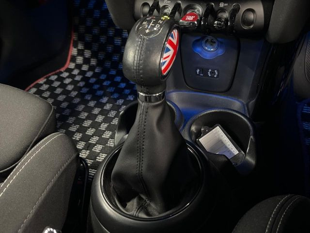 ��MT���[�h�t��AT:�ʏ�͎����ł����Ȃ���ϑ�(�M�A�`�F���W)���h���C�o�[�̑���ɂ���ĈӐ}�I�ɕς�����V�X�e���ł��B����w���i�̃h���C�u�����y���݂��������܂�!