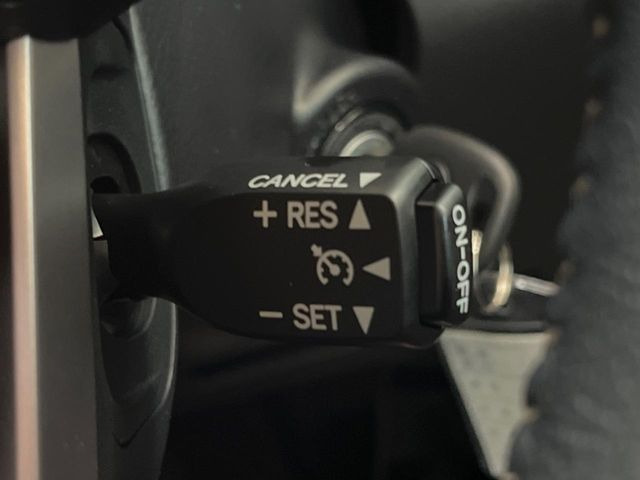 �y�N���[�Y�R���g���[���z�������H�����N���N���s�B�A�N�Z���𗣂��Ă���葬�x�ő��s���ł��A�������^�]���̕��S���y��!�����E�������ȒP�ȃX�C�b�`����Œ����ł��܂��B