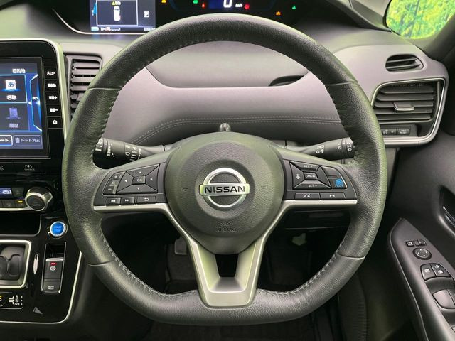 �y�����v�����X�e�A�����O�z�㎿�Ȋv���g�p���邱�ƂŁA��ɂ����������݂ƂĂ��^�]���₷���n���h���ł���