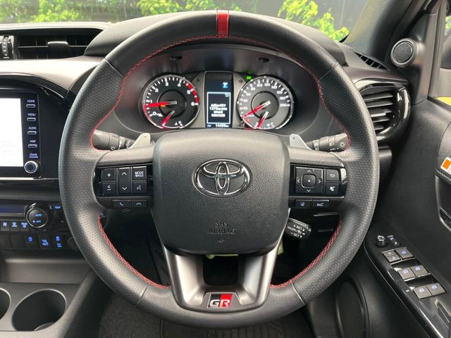 �y�����v�����X�e�A�����O�z�㎿�Ȋv���g�p���邱�ƂŁA��ɂ����������݂ƂĂ��^�]���₷���n���h���ł���