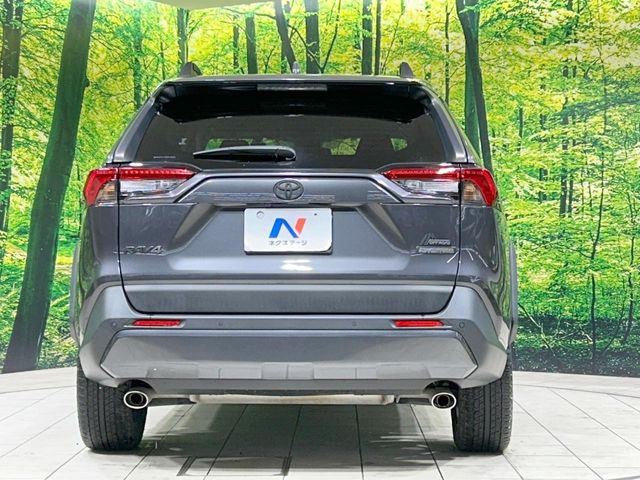 安心の最長10年・走行無制限保証(有償)をご用意。保証内容も充実はもちろん、無料点検&オイル交換や、年中無休の全国・24時間ロードサービスも付帯されておりますのでご安心下さい。