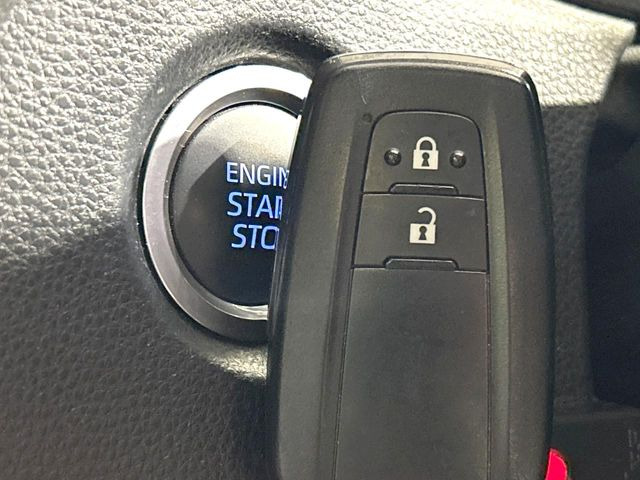 �y�X�}�[�g�L�[�z�J�o����|�P�b�g�ɓ��ꂽ�܂܂ł��h�A�̎{���E�������\�ȃX�}�[�g�L�[�𑕔��B�G���W���̃I���E�I�t�����J�M�����o���K�v����������Ƃ��Ă��֗��ł���