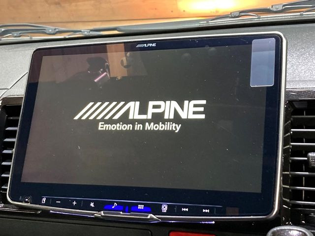 ハイエースバン