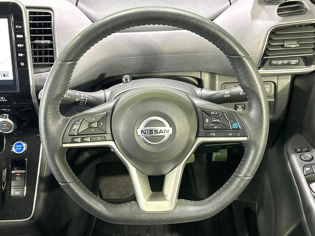 �y�����v�����X�e�A�����O�z�㎿�Ȋv���g�p���邱�ƂŁA��ɂ����������݂ƂĂ��^�]���₷���n���h���ł���