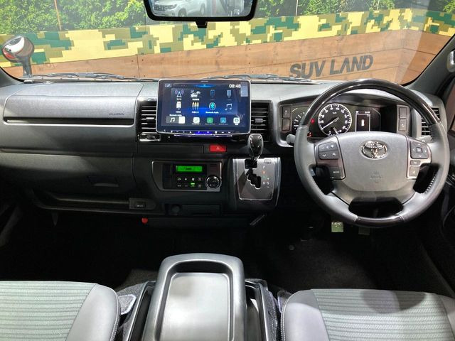 ハイエースバン