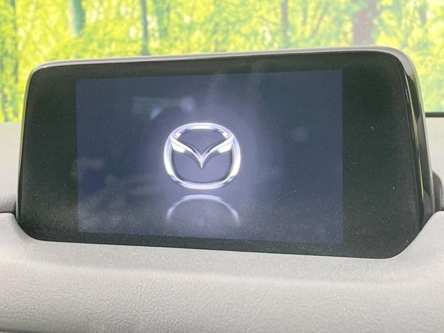 �y�}�c�_�R�l�N�g�z�ԓ��̕��͋C�Ƀ}�b�`������̌^�^�C�v�̃f�B�X�v���C�B�e����q�ݒ��Bluetooth�Đ����A�l�X�ȋ@�\���y���߂܂��B��pSD�J�[�h�̂��w���ŁA�i�r�@�\���g�p�o���܂��B