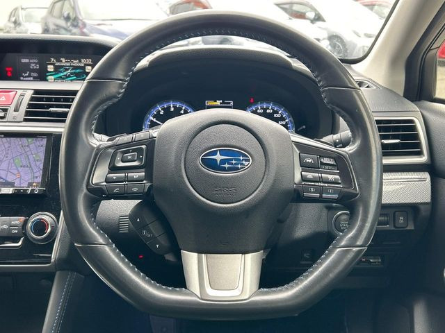 �y�����v�����X�e�A�����O�z�㎿�Ȋv���g�p���邱�ƂŁA��ɂ����������݂ƂĂ��^�]���₷���n���h���ł���