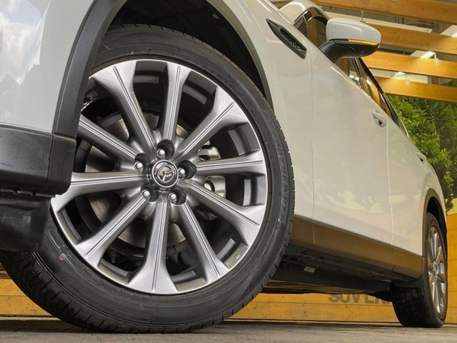 �y�O���[�h��p����20�C���`�A���~�z�C�[���z�f�U�C�����̍��������A���~�z�C�[���𑕒����Ă���܂��B�e��ЊO�A���~�z�C�[����A�X�^�b�h���X�^�C�����戵�����Ă���܂��B���񂲑��k����������