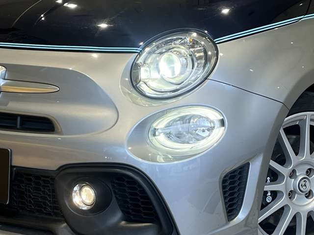 アバルト695リヴァーレ