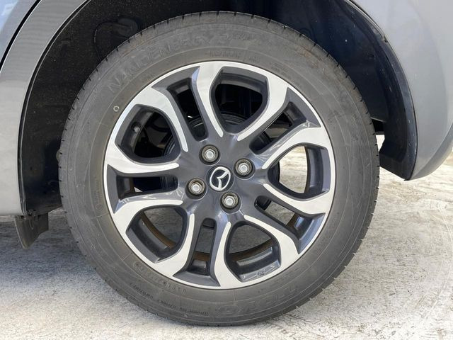 �y�A���~�z�C�[���z�O�ςɃ}�b�`�����A���~�z�C�[���𑕒����Ă���܂��B�e��A���~�z�C�[����A�X�^�b�h���X�^�C�����戵�����Ă���܂��B���񂲑��k����������