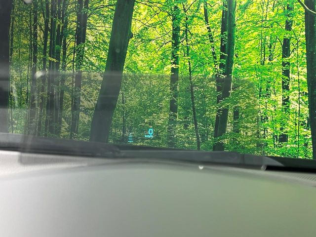 �y�w�b�h�A�b�v�f�B�X�v���C�z���݂̑��x�⑖�s�����f�W�^���\���ŉ^�]�ȑO���̃K���X�ɓ��e!�^�]���A�ڐ������炳���K�v�ȏ����m�F�ł���̂łƂ��Ă��֗��ň��S!