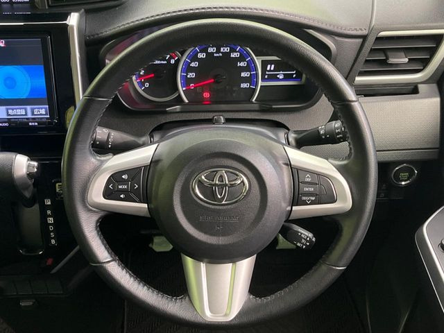 【ステアリングスイッチ】運転中、前方から目線をそらすことなく、オーディオ等の操作が可能な便利機能!安心&快適なドライブを演出してくれます♪