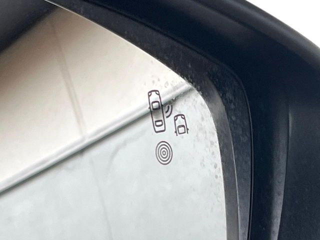 ���u���C���h�A�V�X�g�Z���T�[:���p����̎Ԃ����m���A�h���C�o�[���Ԑ��ύX���s���ۂɁA�x�����Ƌ��ɒ��ӂ𑣂��Ă������S�x���@�\�ł�!