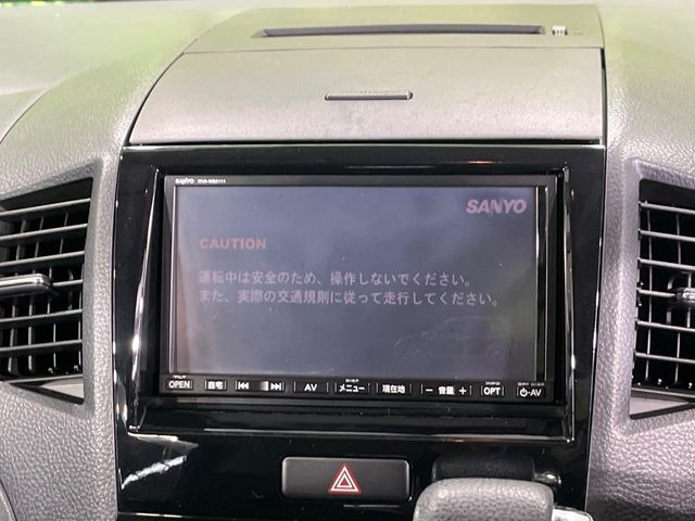 �y�����i�r�z�l�C�̏����i�r�𑕔����Ă���܂��B�i�r�̎g���₷���͂������A�I�[�f�B�I�@�\���[��!�L�����v�◷�s�͂������A�ʋ΂┃�����ȂǕ��i�̃h���C�u���y�����Ȃ�͂���