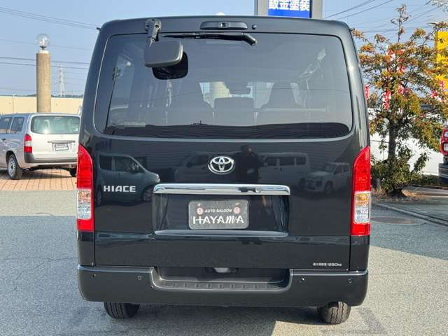 ���W����ɂ͍��i���̒��ÎԂ�V�Ԃ��������ł����W���䐔100��̑�^�W����֐��񂲗��X����������