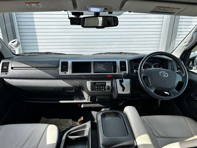 ハイエースバン