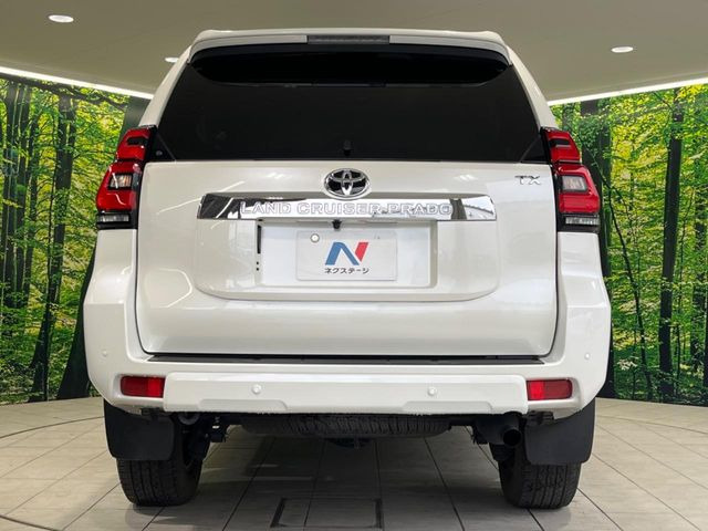 安心の最長10年・走行無制限保証(有償)をご用意。保証内容も充実はもちろん、無料点検&オイル交換や、年中無休の全国・24時間ロードサービスも付帯されておりますのでご安心下さい。