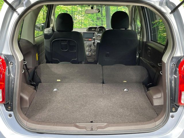 ���i�̂���������ʋ΁A���}���ɏ\���ȉ׎��X�y�[�X���m�ۂ��Ă���܂��B�Z�J���h�V�[�g��|���ƁA�傫�ȉו��̐ύڂ��\�ł���