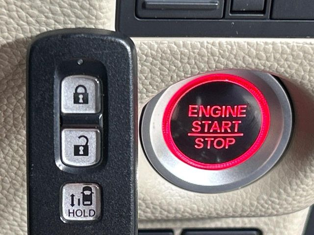 �yHonda�X�}�[�g�L�[�z�J�o����|�P�b�g�ɓ��ꂽ�܂܂ł��h�A�̎{���E�������\�ȃX�}�[�g�L�[�𑕔��B�G���W���̃I���E�I�t�����J�M�����o���K�v����������Ƃ��Ă��֗��ł���