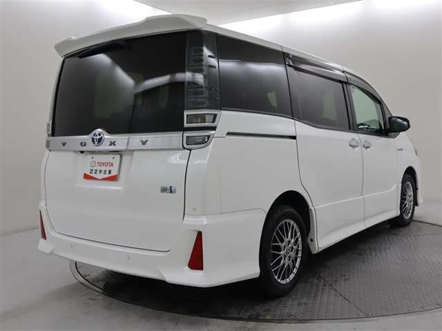 ヴォクシー1.8 ハイブリッド ZS 煌II