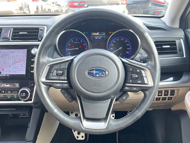 �y�����v�����X�e�A�����O�z�㎿�Ȋv���g�p���邱�ƂŁA��ɂ����������݂ƂĂ��^�]���₷���n���h���ł���