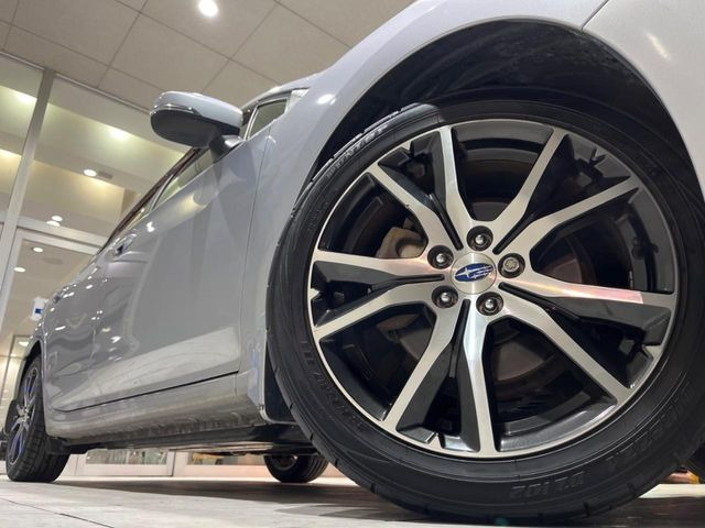 �y����17�C���`�A���~�z�C�[���z�O�ςɃ}�b�`���������A���~�z�C�[���𑕒����Ă���܂��B�e��ЊO�A���~�z�C�[����A�X�^�b�h���X�^�C�����戵�����Ă���܂��B���񂲑��k����������