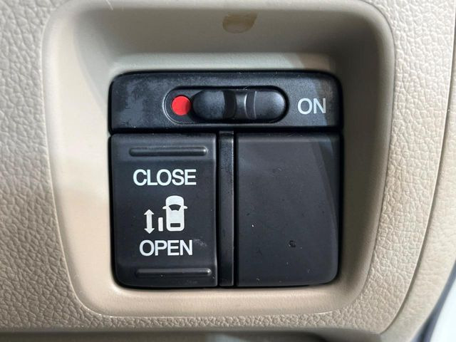 �y�p���[�X���C�h�h�A�z�X�}�[�g�L�[��^�]�Ȃ̃X�C�b�`�ŃX���C�h�h�A�̊J���\���d��������͂����ăh�A���J����K�v�������A���������q�l�ł��A�d���ו��������Ă��鎞�����N�ɊJ���߂ł��܂���