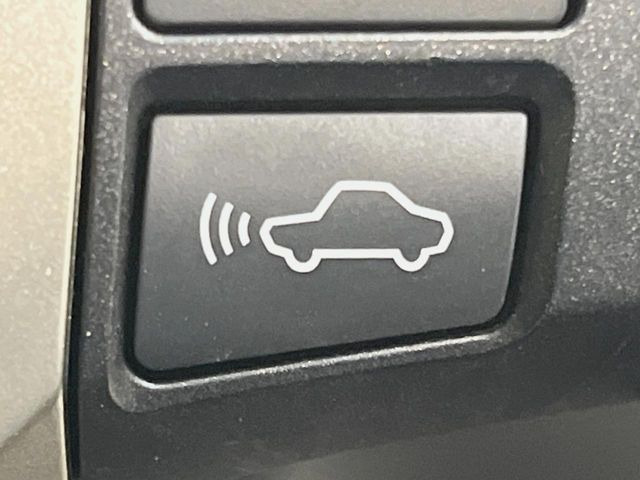 �y�v���N���b�V���Z�[�t�e�B�z�O���̎ԗ��������m���A�Փ˂������Ȏ��͌x��Œ��ӂ𑣂��A�u���[�L�𓥂ޗ͂��T�|�[�g�B�u���[�L�𓥂߂Ȃ������ꍇ�͏Փ˔�Q�y���u���[�L���쓮�A�Փˉ�����T�|�[�g���܂��B